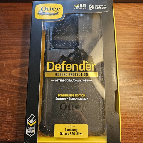 OtterBox Defender Series Black Case for Samsung Galaxy S20 Ultra - Picture 1 of 3
